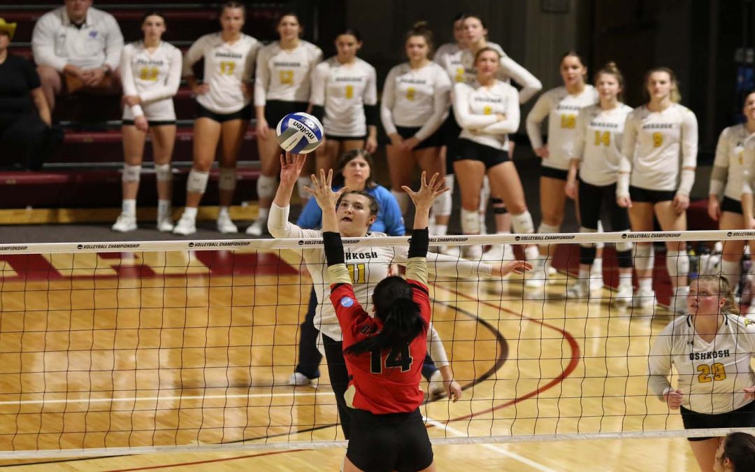 Titan volleyball advances to second round of NCAA III tournament