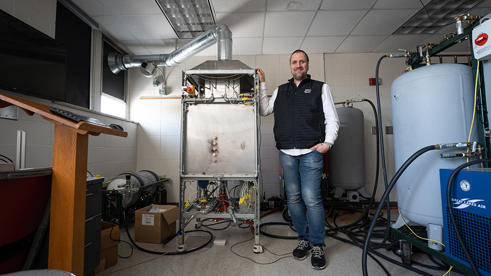 Cookin’ with gas: UWO professor earns patent for flameless industrial oven